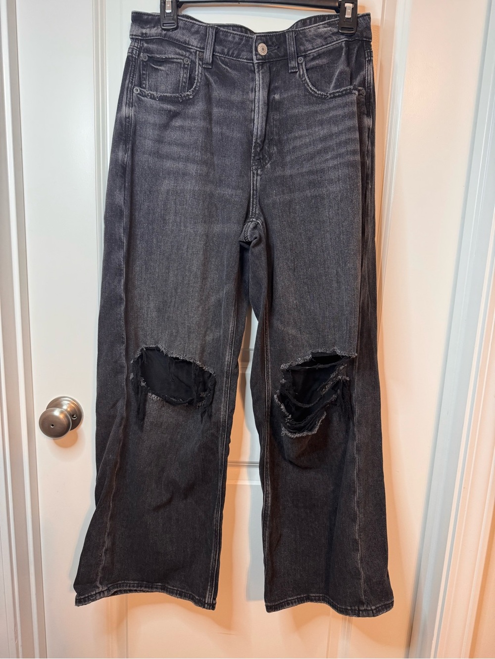 American Eagle Outfitters Black Distressed Wide-Leg Jeans with Knee Rips